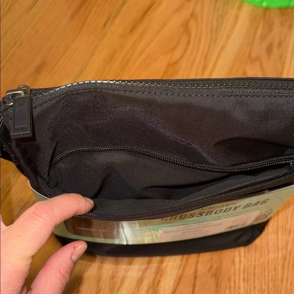 32 Degrees Cool Unisex Black Crossbody Bag Adjustable Strap Water Resistant